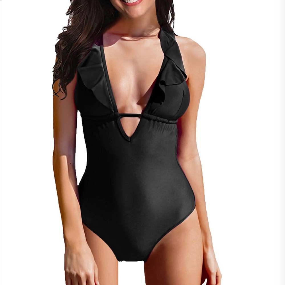 New black plunge ruffle cap sleeve one piece swimsuit size XL